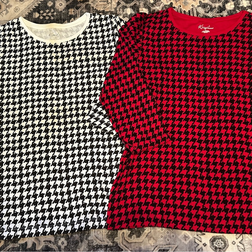 Women’s Kim Rogers tees size L